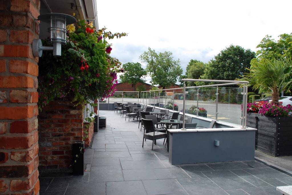 Hunters Lodge Hotel Crewe Luaran gambar